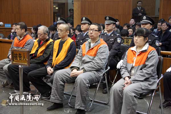 董靜其人是貨真價(jià)實(shí)的拆遷公司經(jīng)理