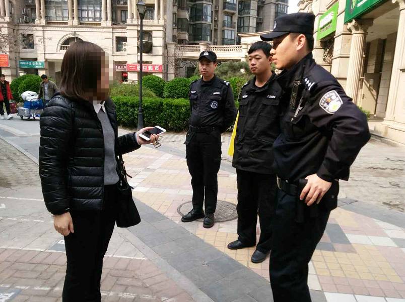 有的是隨便找一個(gè)沒人住的空房搬了進(jìn)去