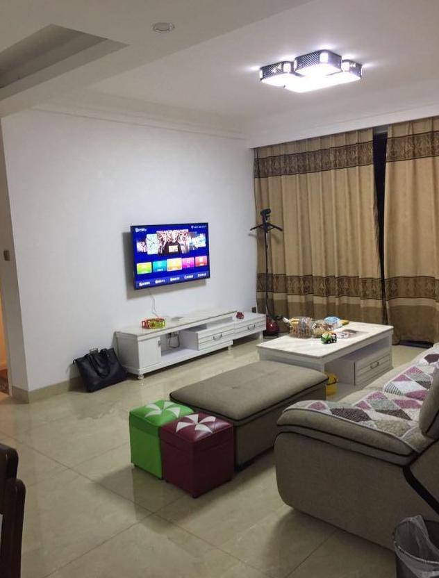 賈強更是帶著兩人去回遷房工地看了一圈