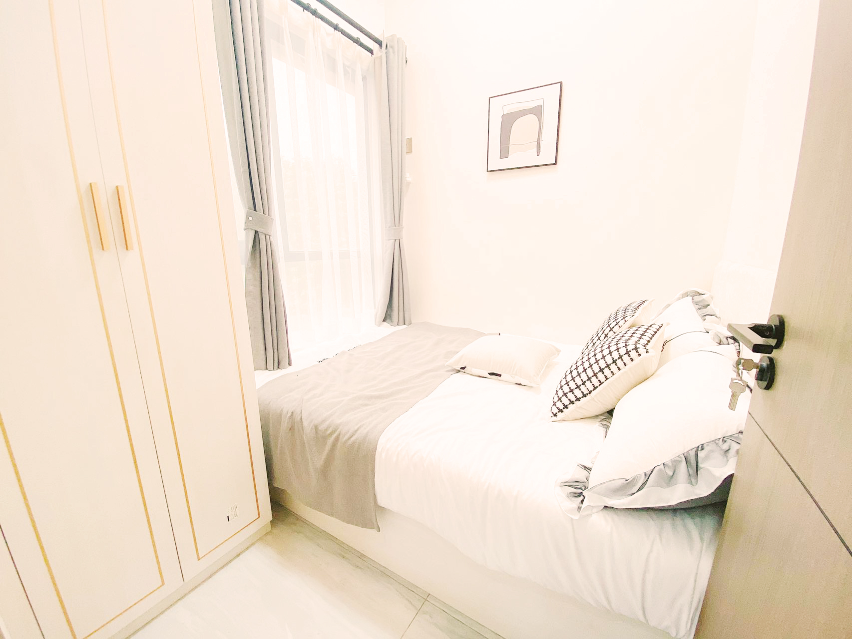 深圳石巖小產(chǎn)權(quán)房| 蔚藍(lán)花城 ，34.8萬/套